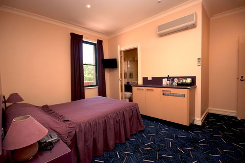 Mitchell River Tavern - Kingaroy Accommodation 5