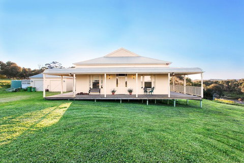 Hopkins River Homestead - Rejuvenate Stays - Kingaroy Accommodation 1