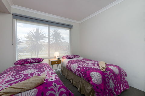 Rainbow Dream House PERTH Holiday Home - Kingaroy Accommodation 4