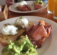 4 Kings Coffee  Food - Kingaroy Accommodation
