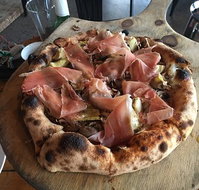 Toro Nero Pizza Cafe Co - Kingaroy Accommodation