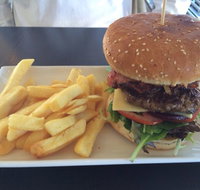 Jules by the Lake Cafe - Kingaroy Accommodation