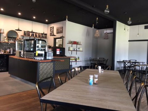 ChatterChinos - Kingaroy Accommodation 0