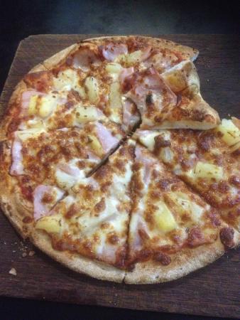 Crust Gourmet Pizza Bar Woolongong - Kingaroy Accommodation 0