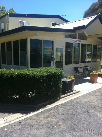 Poplar Caravan Park & Harry's Snack Shack - Kingaroy Accommodation 0