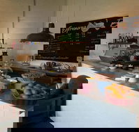 Tractor Espresso Bar - Kingaroy Accommodation