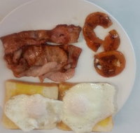 Lucky's Charcoal Chicken  Coffee Lounge - Kingaroy Accommodation