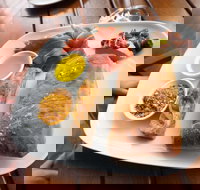 Fun Ma Cafe - Kingaroy Accommodation