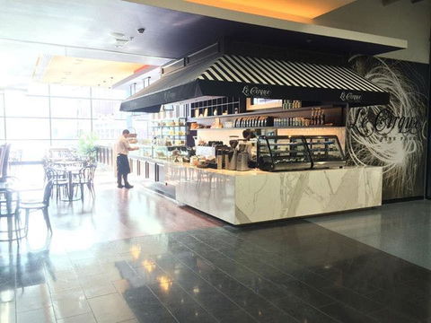 Le Cirque Fine Foods - Docklands - Kingaroy Accommodation 0