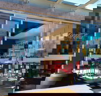 Pete's Upton St. Brasserie - Kingaroy Accommodation