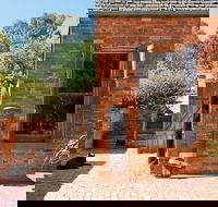 Sally's Paddock at Redbank Winery - Kingaroy Accommodation