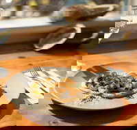 Forage on the Foreshore - Kingaroy Accommodation