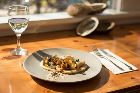 Forage On The Foreshore - Kingaroy Accommodation 0