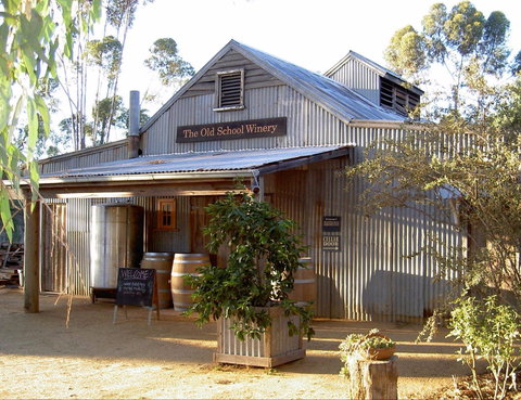 Old School Winery And Meadery - Kingaroy Accommodation 0
