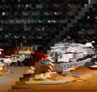 Shut the Gate Wines - Kingaroy Accommodation