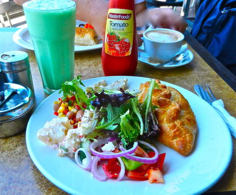Q Cafe - Kingaroy Accommodation 0