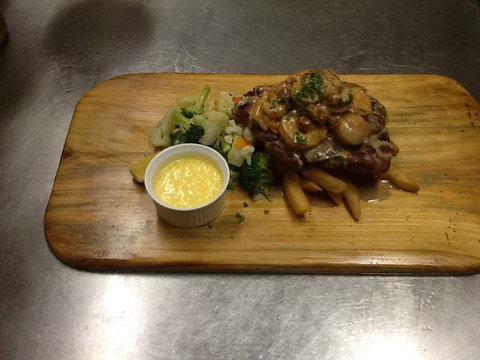 The Blue Parrot Cafe - Kingaroy Accommodation 0