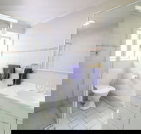 By The Falls Cafe - Kingaroy Accommodation