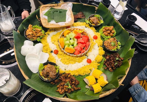 Colourful Yunnan - Burwood East - Kingaroy Accommodation 0