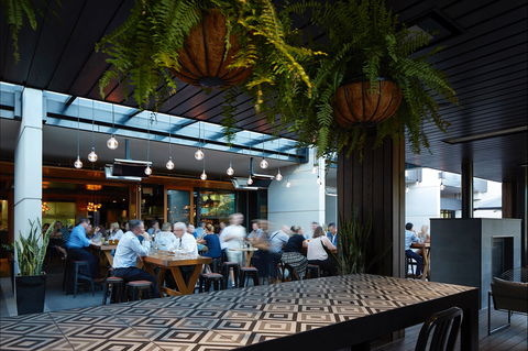 Ostani Lounge, Bar & Restaurant - Kingaroy Accommodation 1