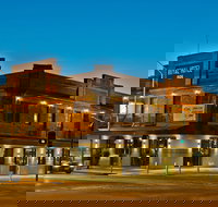 Royal Hotel Queanbeyan - Kingaroy Accommodation