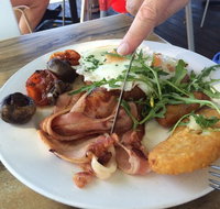 Cafe La Mer - Kingaroy Accommodation