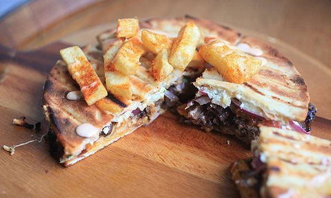 Gyros Fix - Kingaroy Accommodation 4