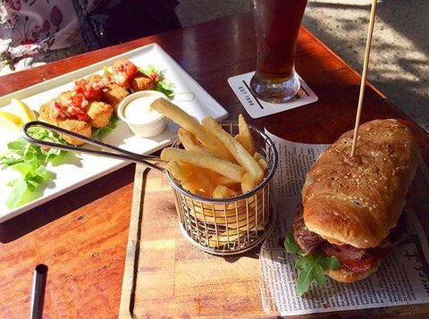 The Windsor Hotel - Kingaroy Accommodation 9