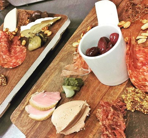 Apollo Bay Wine Bar & Coffee Shop - Kingaroy Accommodation 7