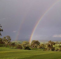 Tenafeate Creek Winery - Kingaroy Accommodation