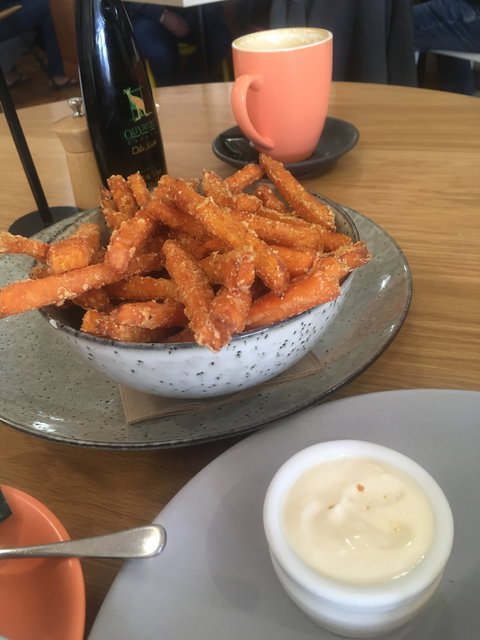 Henry And Rose Cafe - Kingaroy Accommodation 3