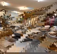 French  Gorgeous - Kingaroy Accommodation