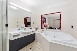 The Coffee House Apartments & Bistro - Kingaroy Accommodation 5