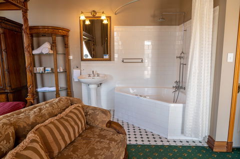 Denison Boutique Hotel - Kingaroy Accommodation 8