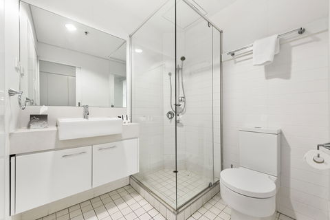 Docklands Private Collection - Kingaroy Accommodation 8