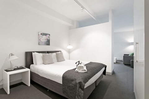Docklands Private Collection - Kingaroy Accommodation 11