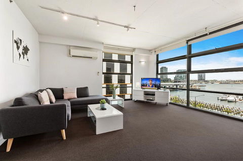 Docklands Private Collection - Kingaroy Accommodation 12