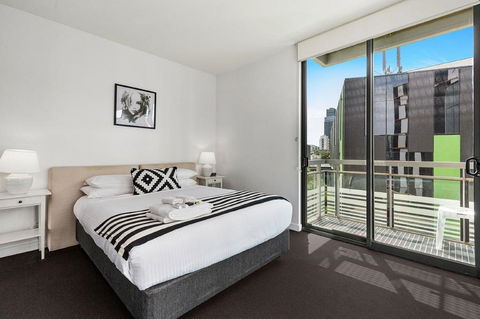 Docklands Private Collection - Kingaroy Accommodation 13