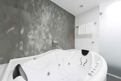 Avenue Hotel Canberra - Kingaroy Accommodation 3