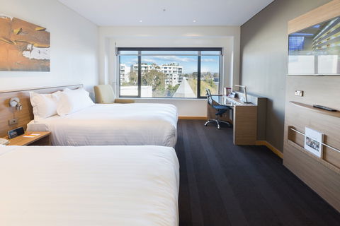 Crowne Plaza Canberra - Kingaroy Accommodation 6