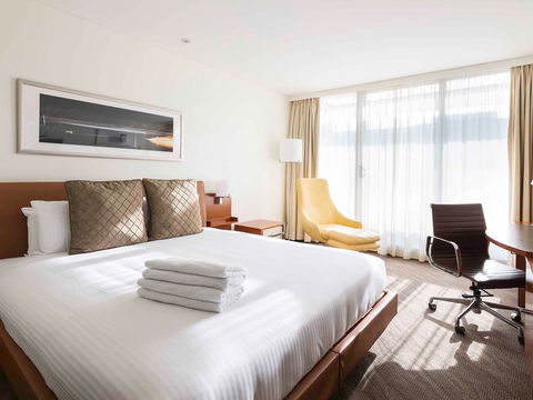 Novotel Canberra - Kingaroy Accommodation 3