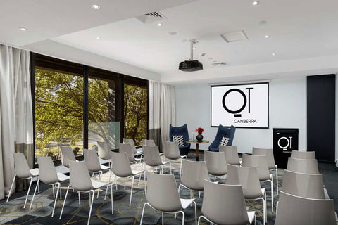 QT Canberra - Kingaroy Accommodation 7