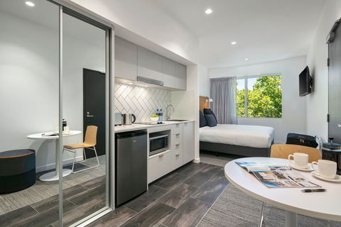 Quest Canberra City Walk - Kingaroy Accommodation 5