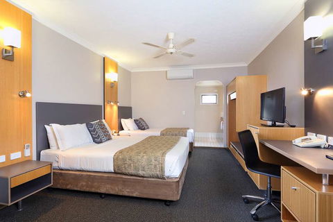 Brisbane International - Virginia - Kingaroy Accommodation 0