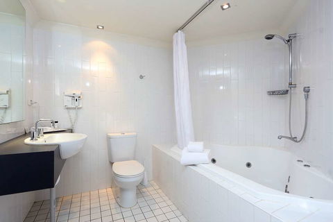 Brisbane International - Virginia - Kingaroy Accommodation 5