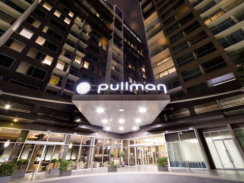 Pullman Adelaide - Kingaroy Accommodation 0