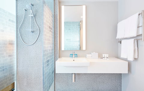 Holiday Inn Express Adelaide City Centre - Kingaroy Accommodation 8