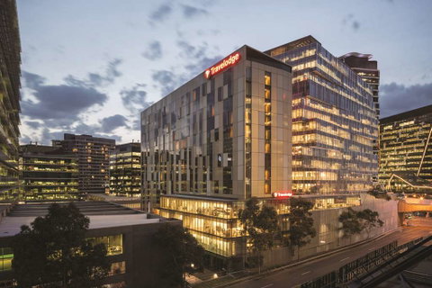 Travelodge Melbourne Docklands - Kingaroy Accommodation 0