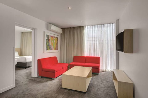 Travelodge Melbourne Docklands - Kingaroy Accommodation 9