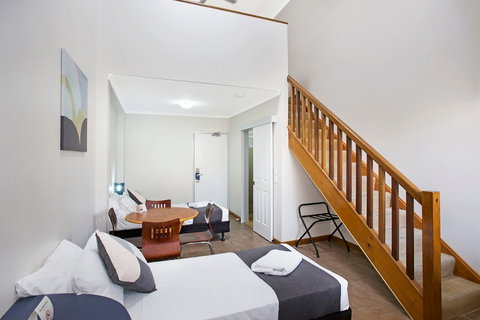 Econo Lodge City Palms Brisbane - Kingaroy Accommodation 3